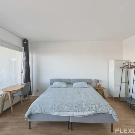 Flexliving - Whole Flat - Saint Amand Apartment *