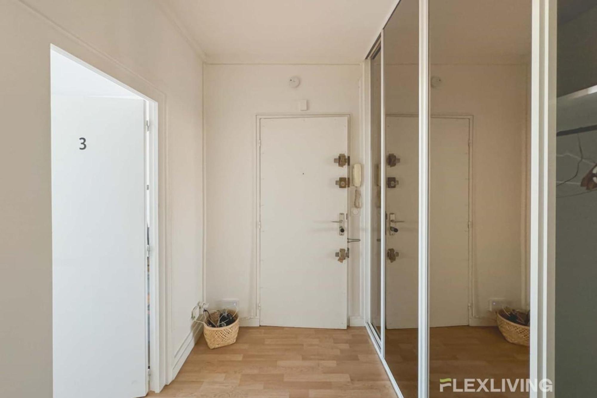 Flexliving - Whole Flat - Saint Amand Apartment *